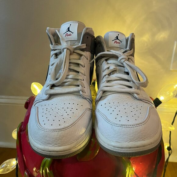 Nike Air Jordan 1 Mid "Paris," Size M 10.5 / W 12 - Picture 10 of 10